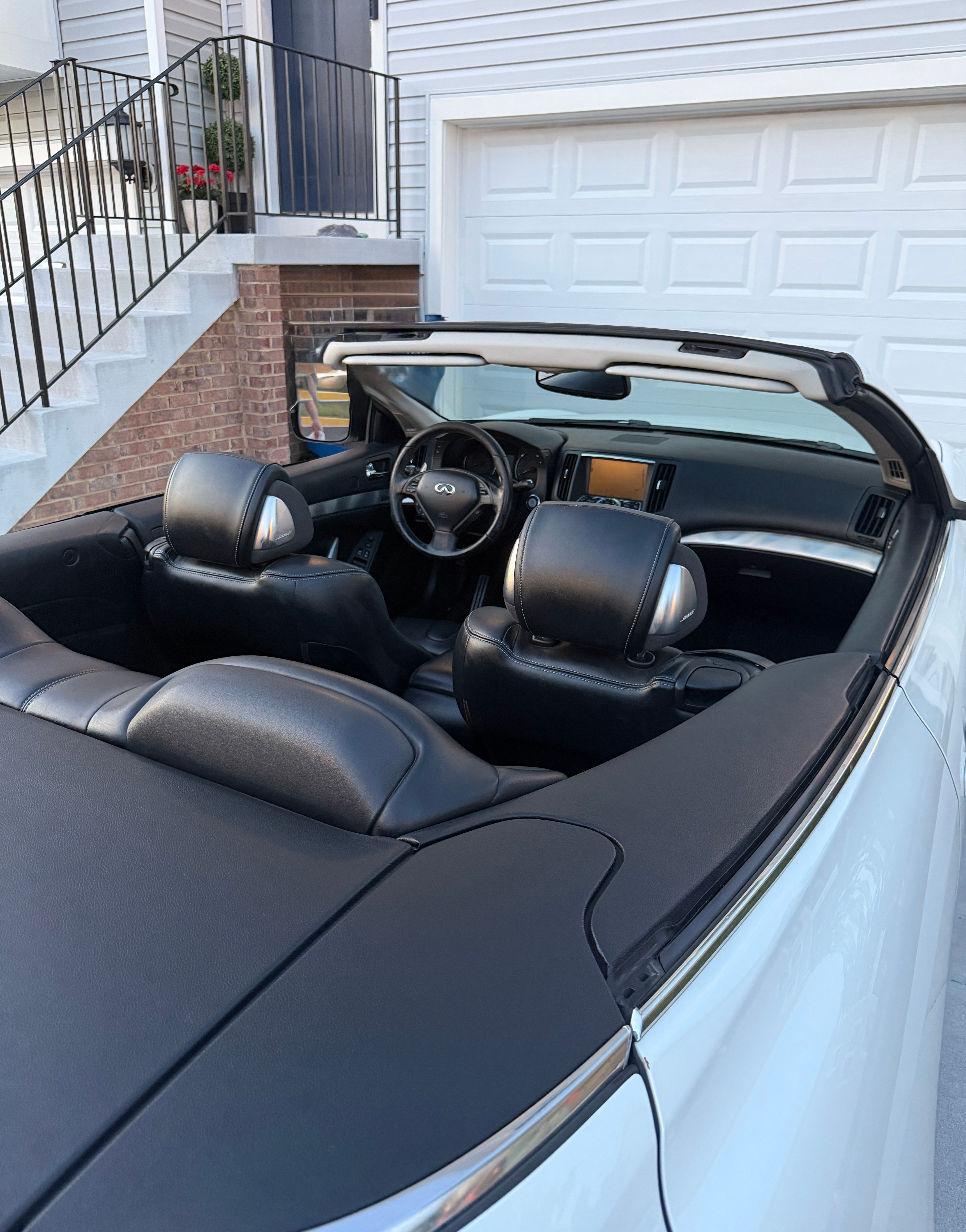Used 2010 INFINITI G37 Convertible w/ Premium Pkg RWD image 18