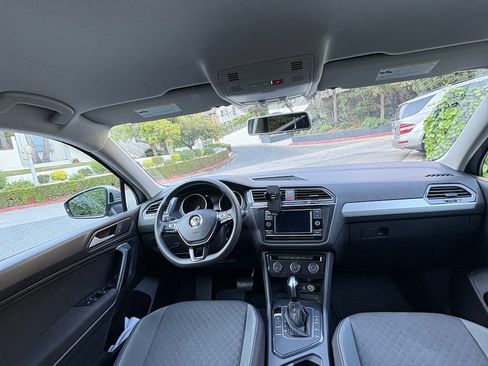 Used 2021 Volkswagen Tiguan S image 12