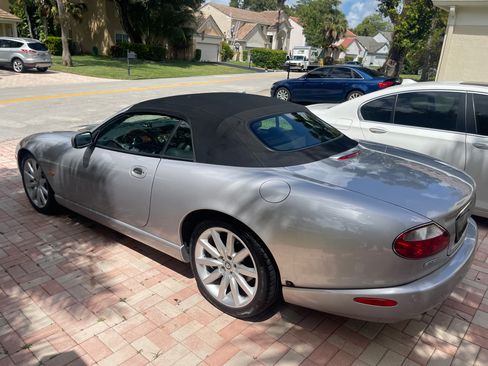 Used 2005 Jaguar XK8 Convertible image 12