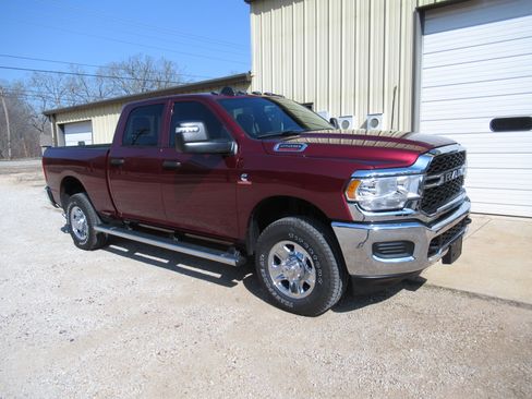 Used 2024 RAM 2500 Tradesman w/ Chrome Appearance Group image 1