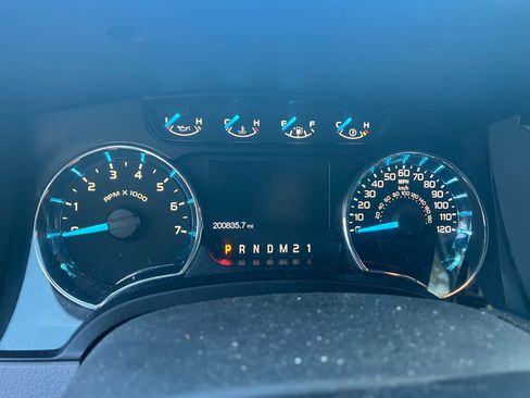 Used 2012 Ford F150 XLT w/ XLT Chrome Pkg image 9