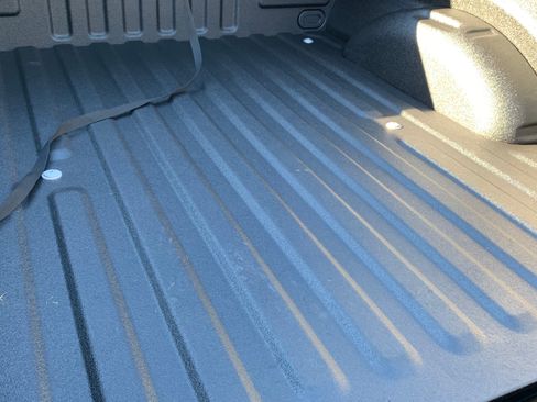 Used 2018 Ford F150 Platinum w/ Equipment Group 701A Luxury image 11