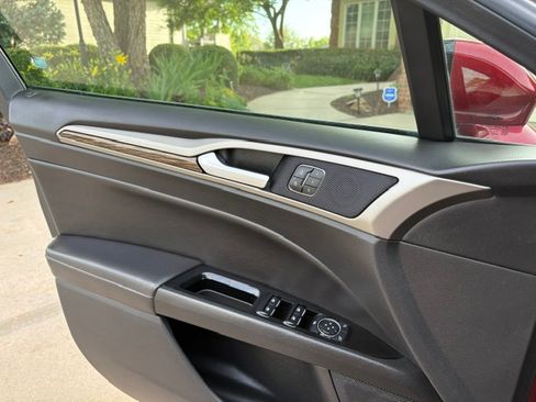 Used 2014 Ford Fusion SE w/ Equipment Group 502A FWD image 24