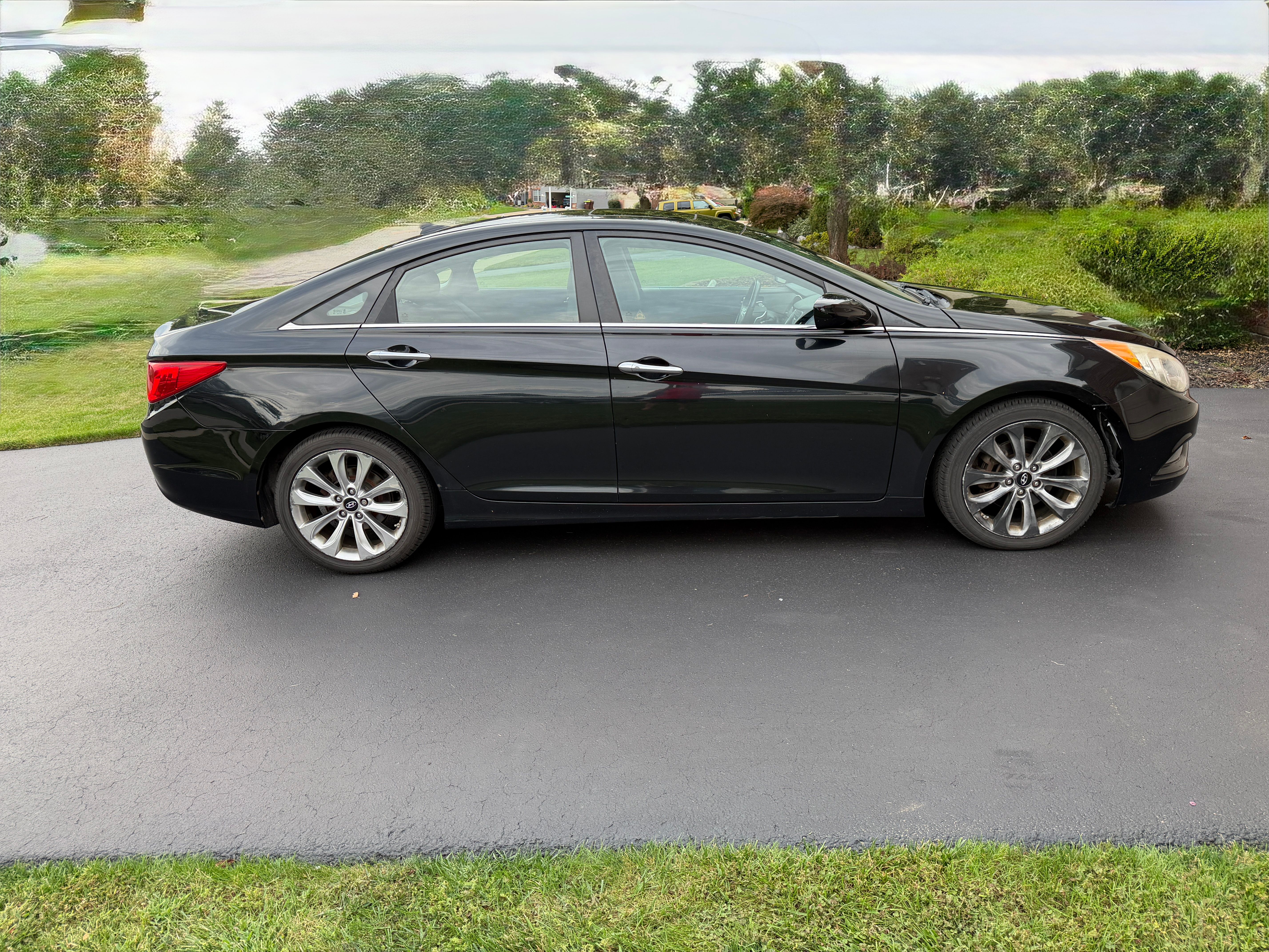 Used 2012 Hyundai Sonata SE w/ Navigation & Sunroof Pkg FWD image 6