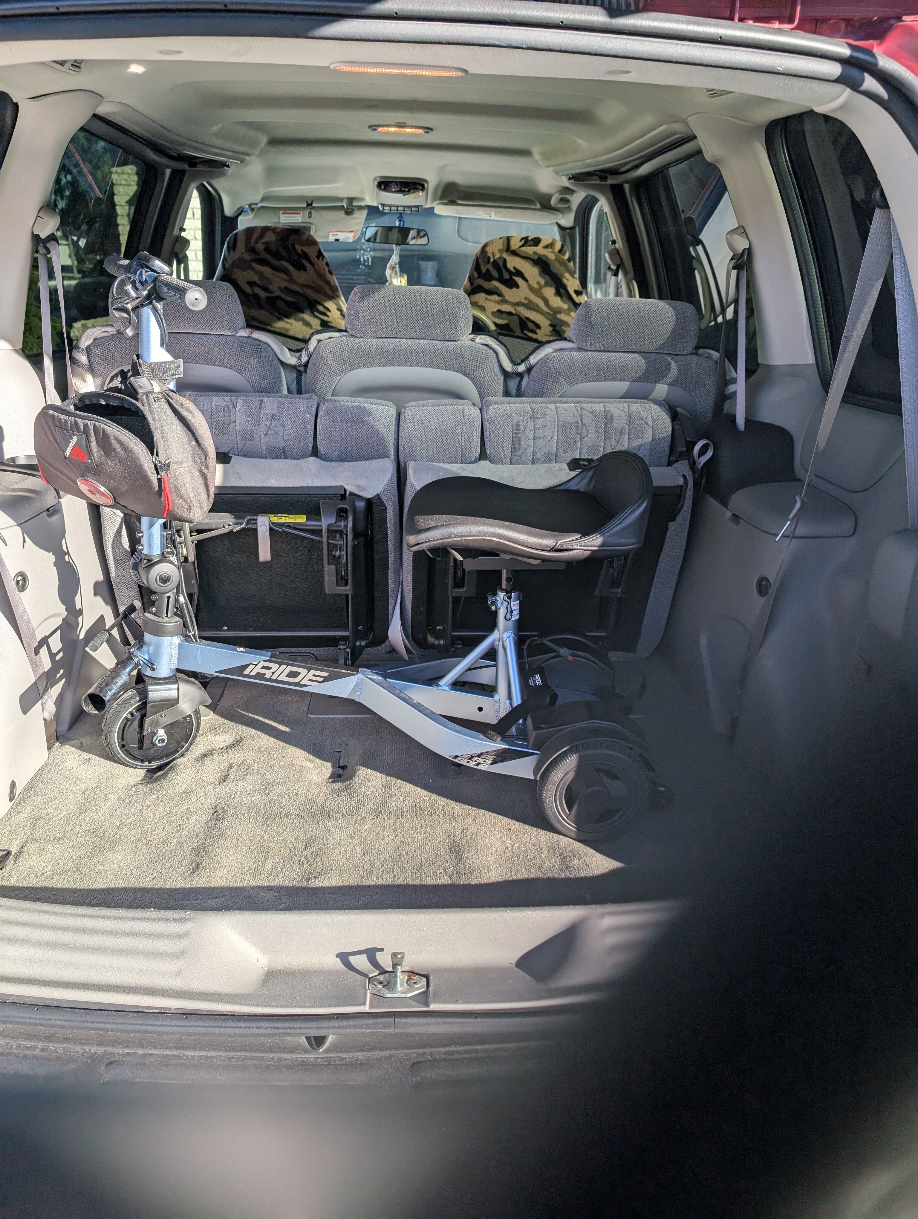Used 2004 Pontiac Montana w/ Climate Package FWD image 14