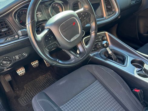 Used 2018 Dodge Challenger R/T image 13