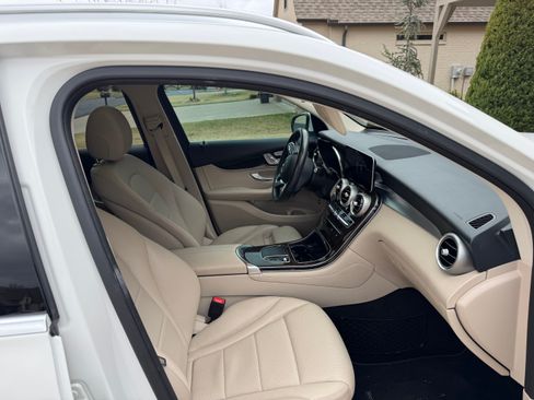 Used 2020 Mercedes-Benz GLC 300 4MATIC image 10