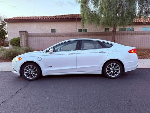 Used 2017 Ford Fusion Energi SE image 6