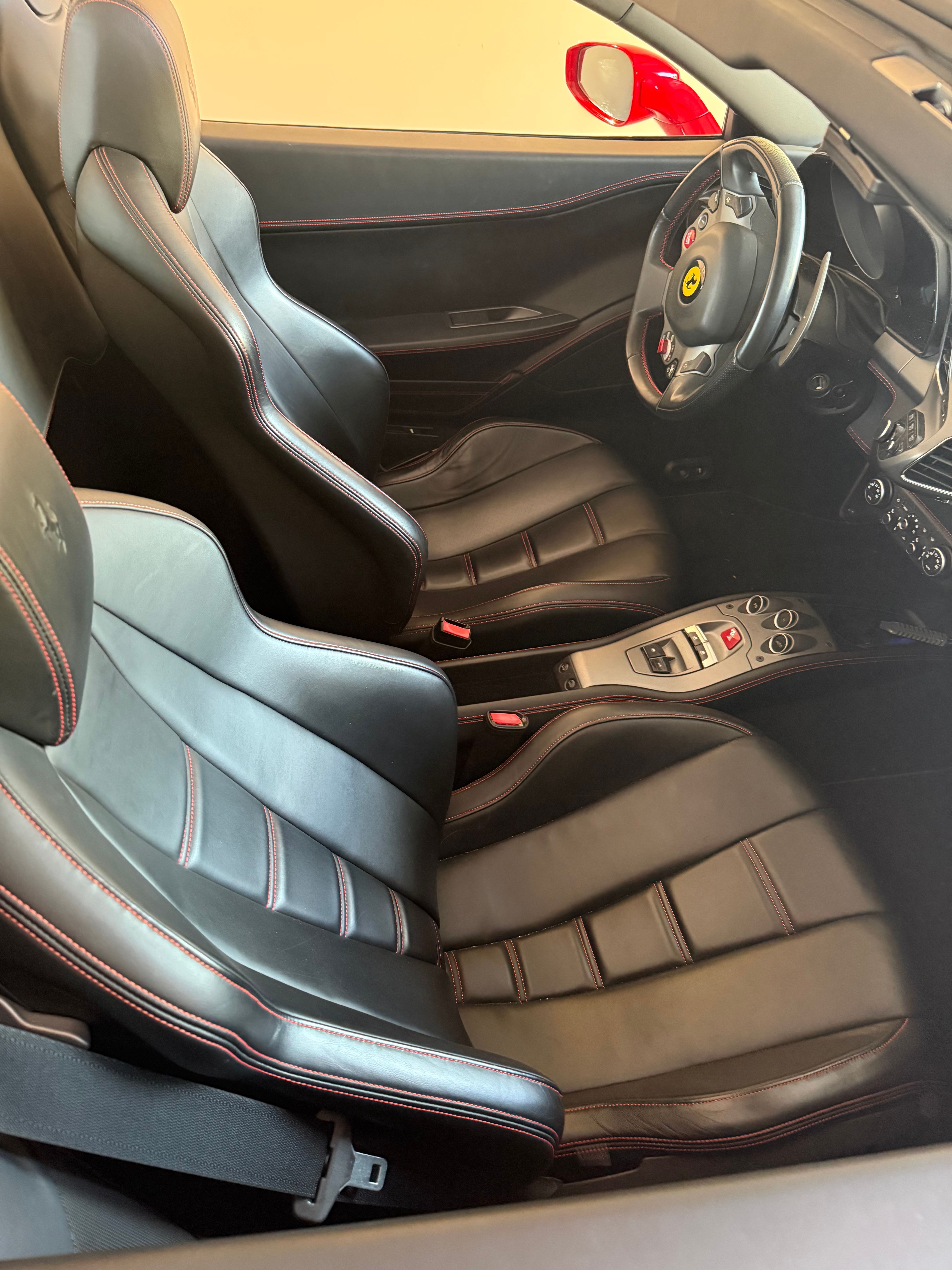 Used 2015 Ferrari 458 Spider RWD image 5