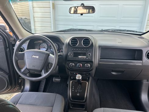 Used 2010 Jeep Patriot Sport image 12