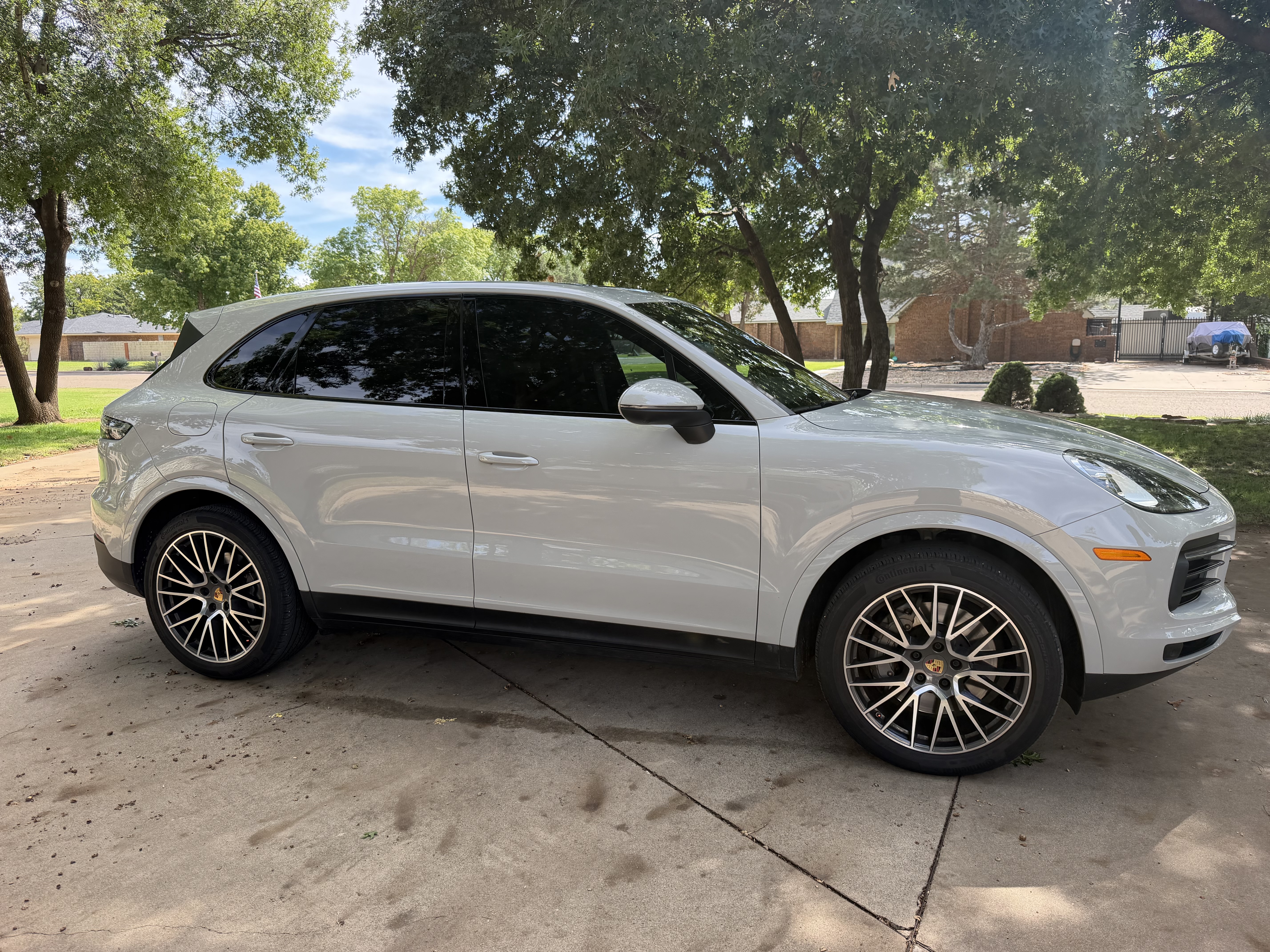 Used 2022 Porsche Cayenne S Platinum AWD/4WD image 1