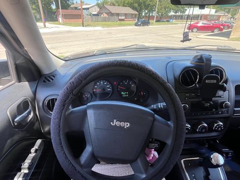 Used 2010 Jeep Patriot Sport FWD image 9