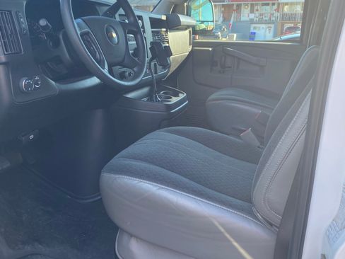 Used 2022 Chevrolet Express 2500 w/ Driver Convenience Package image 10