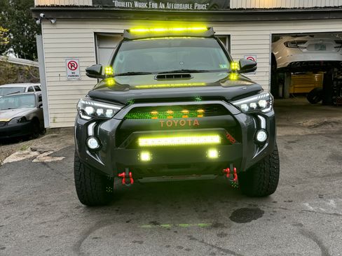 Used 2015 Toyota 4Runner Limited image 11