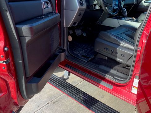 Used 2014 Ford Expedition EL Limited w/ Equipment Group 301A AWD/4WD image 4