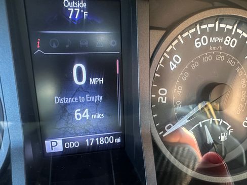 Used 2018 Toyota Tacoma TRD Sport w/ Technology Package AWD/4WD image 13
