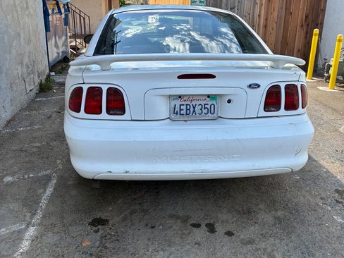 Used 1998 Ford Mustang Coupe RWD image 9