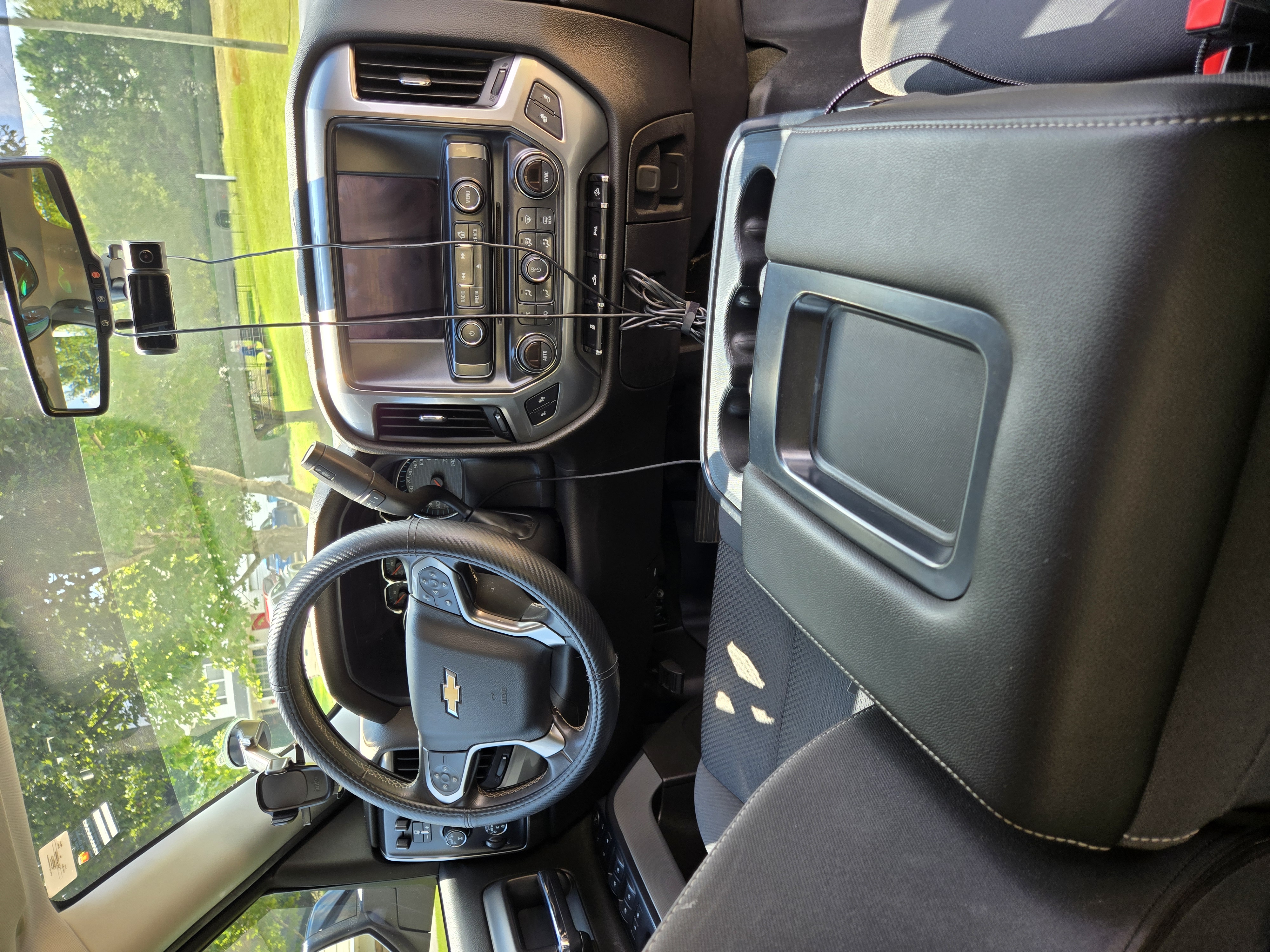 Used 2018 Chevrolet Silverado 1500 LT w/ Midnight Edition AWD/4WD image 19