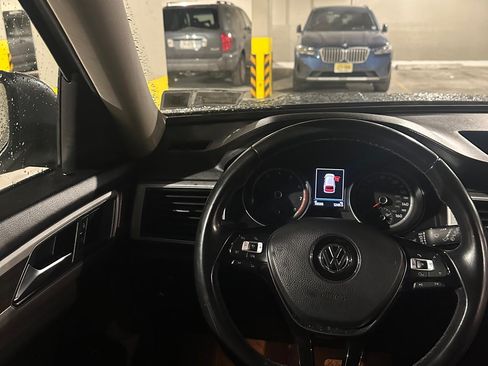 Used 2018 Volkswagen Atlas SEL image 14