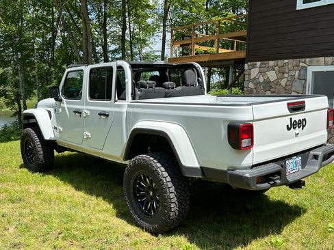 Used 2022 Jeep Gladiator Sport AWD/4WD image 6