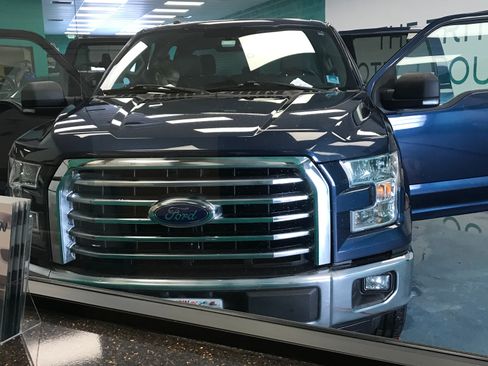 Used 2015 Ford F150 XLT w/ Equipment Group 301A Mid image 1