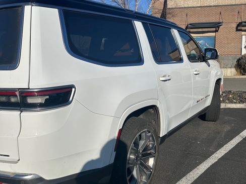 Used 2022 Jeep Grand Wagoneer Series III w/ Rear Seat Video Group 1 image 2