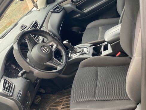 Used 2018 Nissan Rogue Sport S image 13