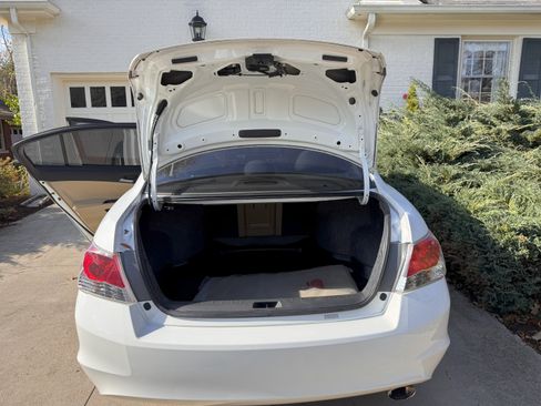 Used 2011 Honda Accord LX image 5