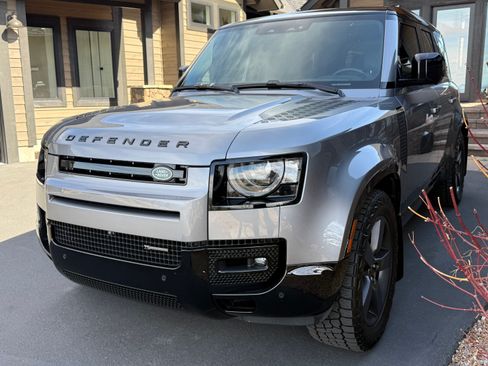 Used 2022 Land Rover Defender 110 X-Dynamic HSE image 4