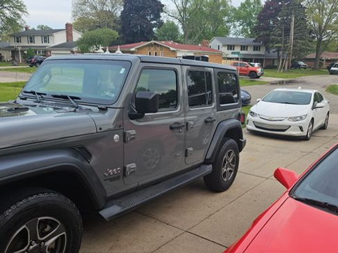 Used 2018 Jeep Wrangler Unlimited Sport S AWD/4WD image 5