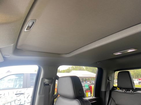 Used 2024 GMC Sierra 3500 Denali w/ Denali Reserve Package AWD/4WD image 11