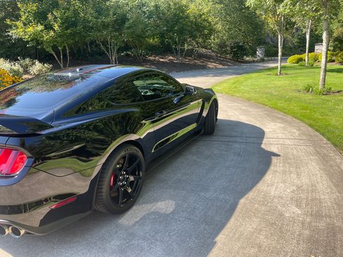 Used 2017 Ford Mustang Shelby GT350R w/ GT350R Equipment Group 920A image 9