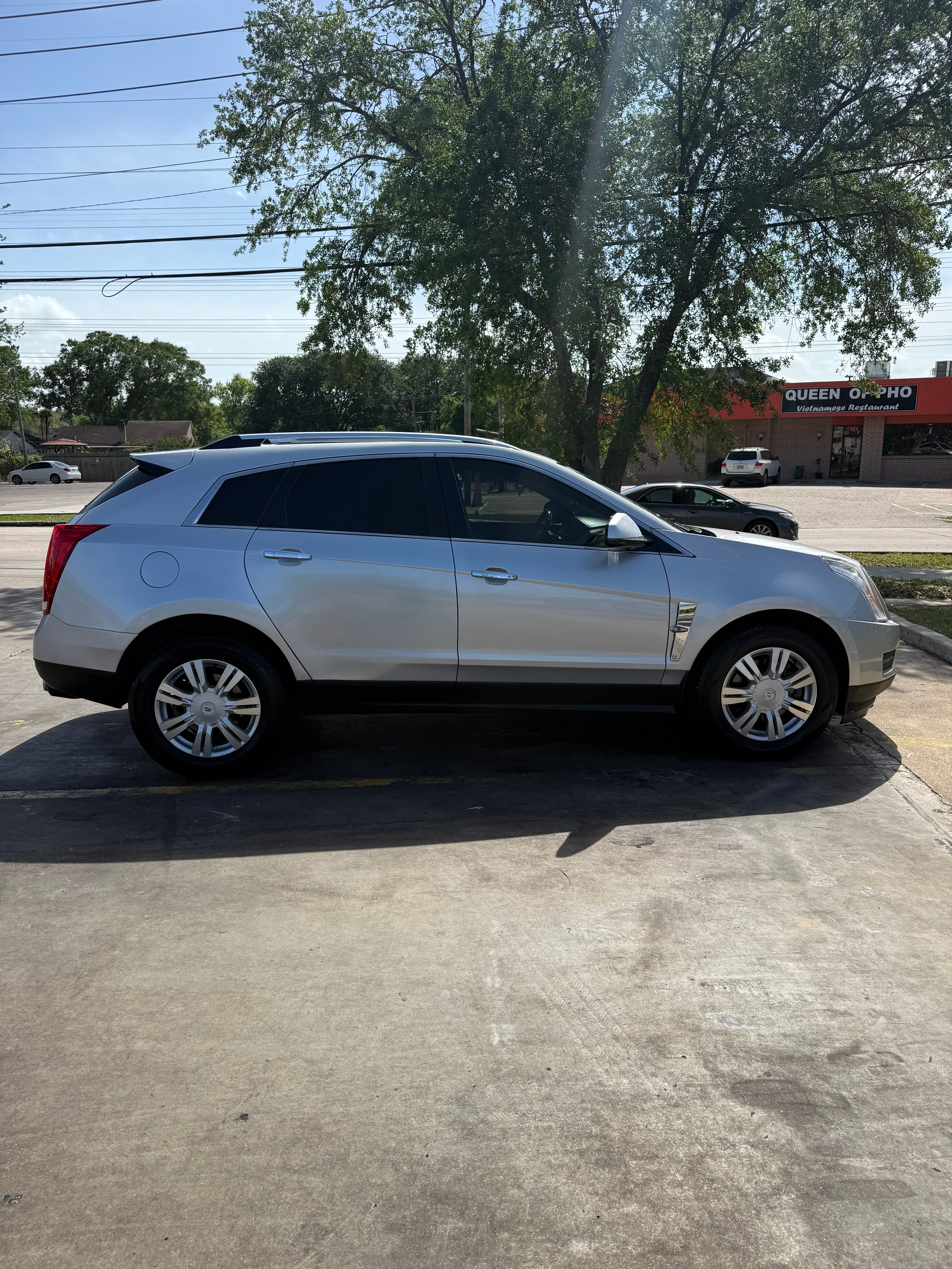 Used 2012 Cadillac SRX Luxury FWD image 5