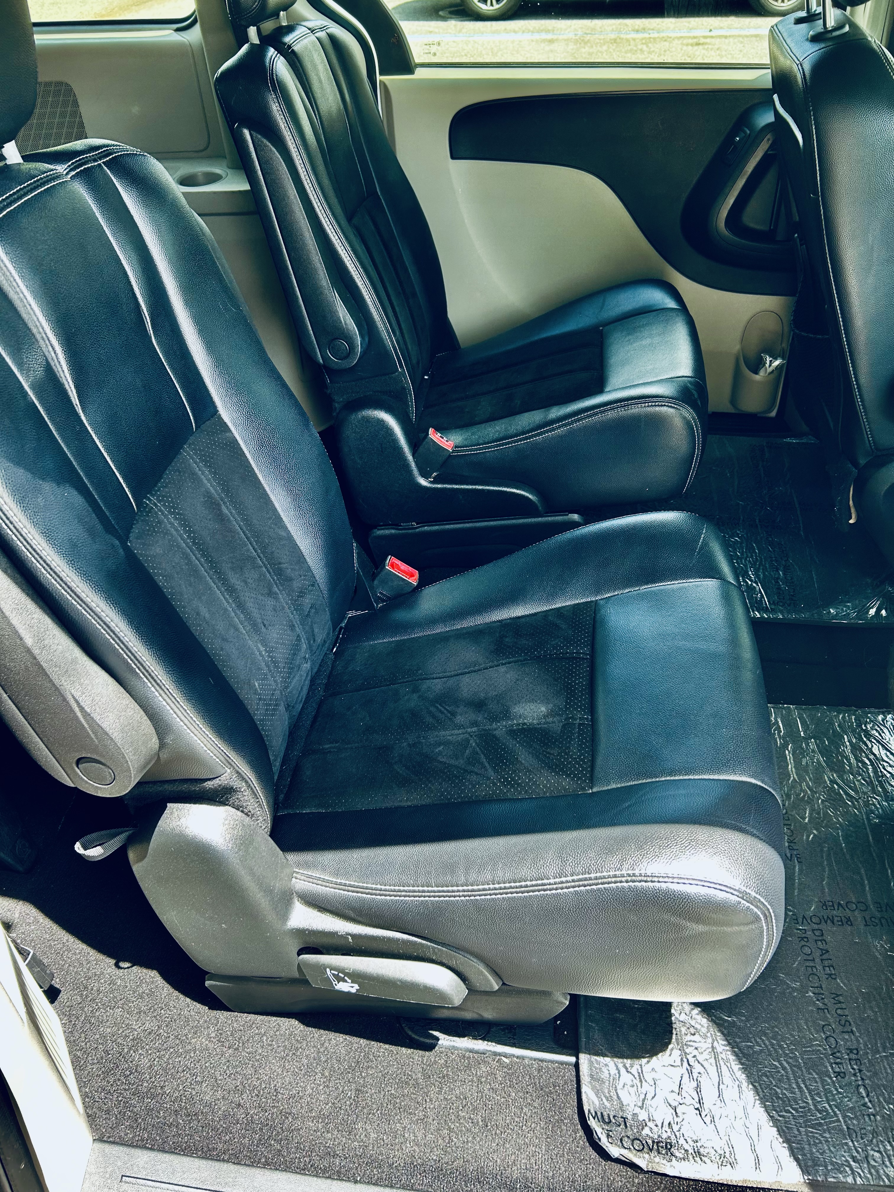 Used 2017 Dodge Grand Caravan SXT FWD image 12