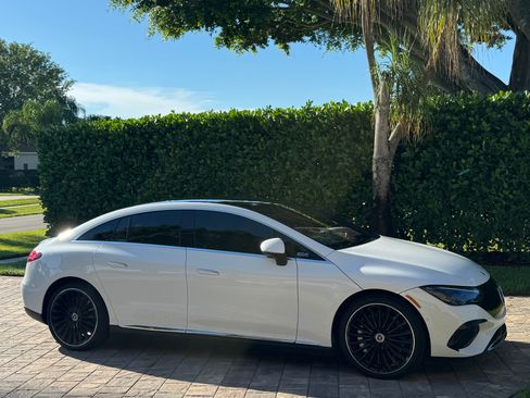 Used 2023 Mercedes-Benz EQE 500 4MATIC Sedan image 4