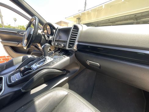 Used 2013 Porsche Cayenne Diesel AWD/4WD image 14