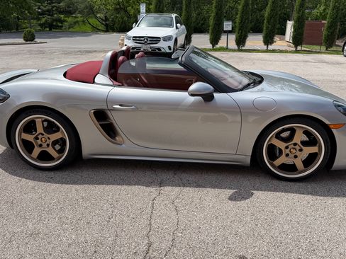Used 2022 Porsche 718 Boxster RWD image 20