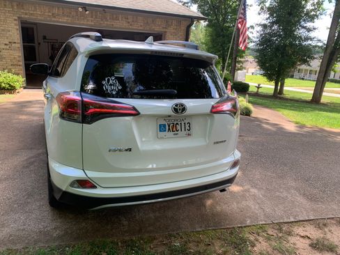 Used 2018 Toyota RAV4 Limited w/ Advanced Technology Package FWD image 16