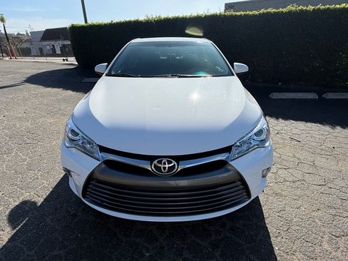 Used 2015 Toyota Camry LE FWD image 2