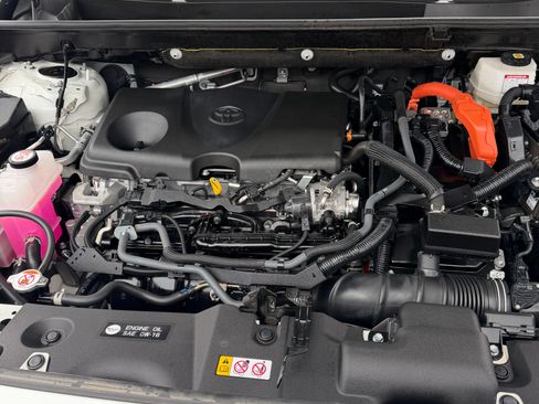 Used 2022 Toyota RAV4 XLE Premium image 22