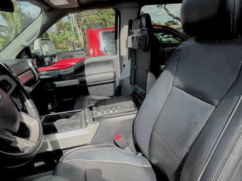 Used 2017 Ford F250 Lariat w/ Lariat Ultimate Package image 32