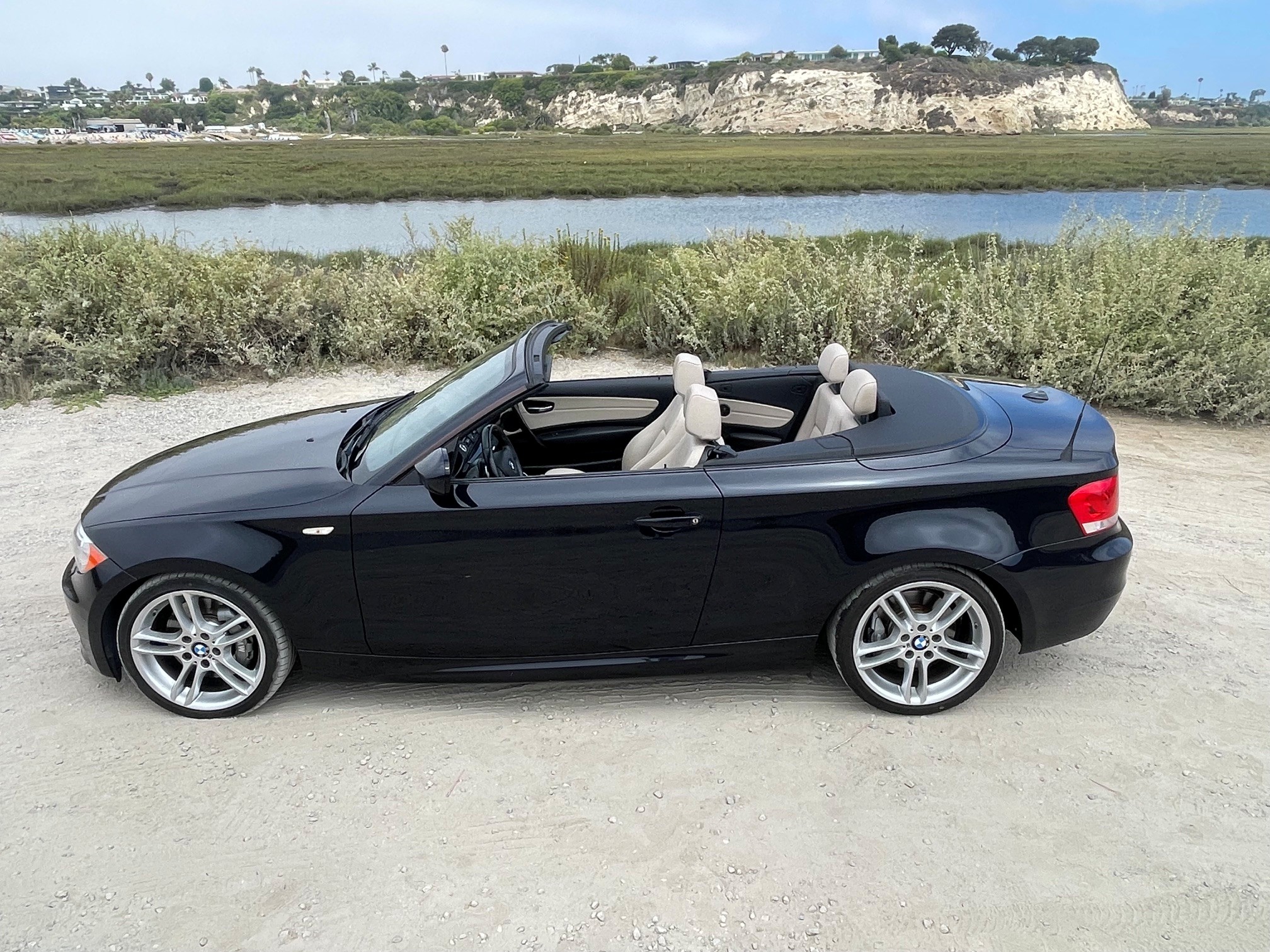 Used 2013 BMW 135i Convertible RWD image 1