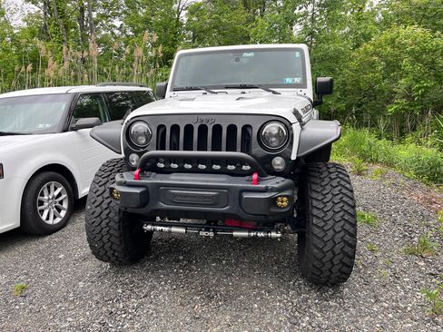 Used 2016 Jeep Wrangler Unlimited Rubicon image 13