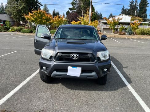 Used 2015 Toyota Tacoma PreRunner w/ TRD Sport Package RWD image 8
