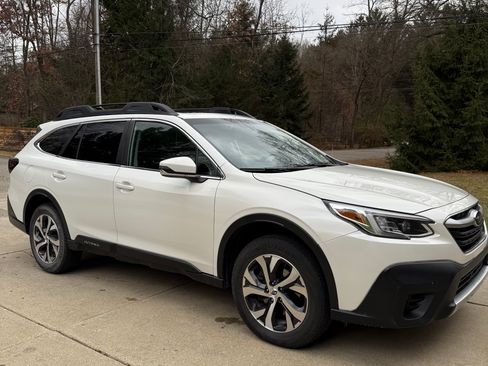 Used 2021 Subaru Outback Limited image 2