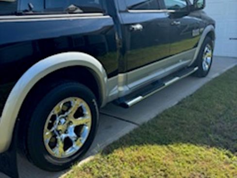 Used 2013 RAM 1500 Laramie RWD image 11