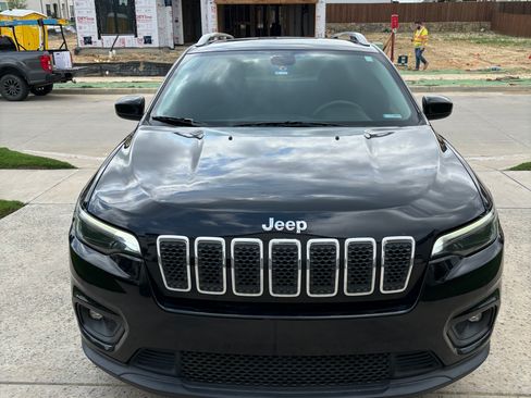 Used 2019 Jeep Cherokee Latitude w/ Popular Appearance Group image 4