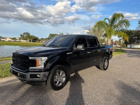 Used 2018 Ford F150 XLT w/ Equipment Group 302A Luxury image 8