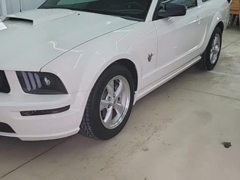 Used 2009 Ford Mustang GT Premium image 9