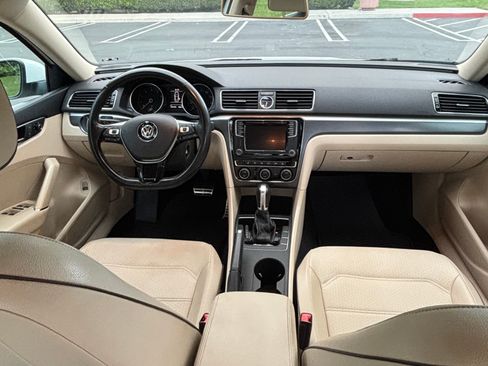 Used 2017 Volkswagen Passat 1.8T R-Line FWD image 14